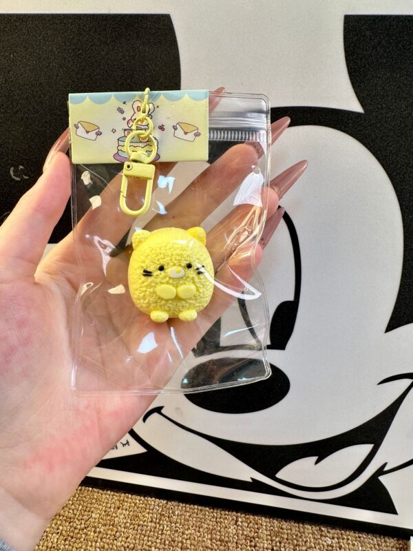 mini yellow cat squishy